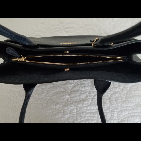 Handbag - Picture 3 of 6